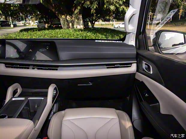 長安汽車 長安獵手 2024款 2.0T 四驅(qū)標(biāo)箱