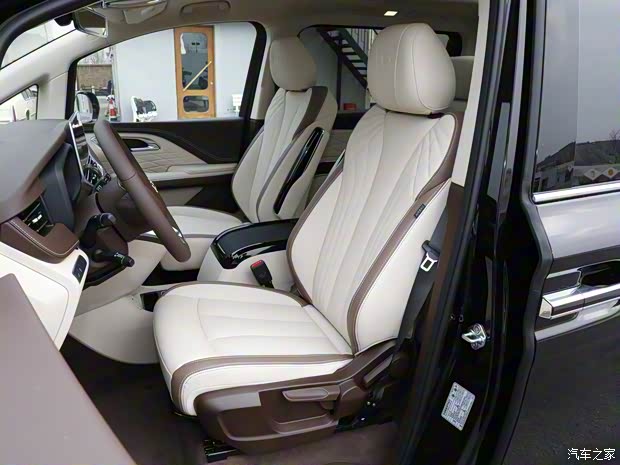 一汽奔腾 奔腾M9 2023款 2.0T 至尊型 一汽奔腾 奔腾M9 2023款 2.0T 至尊型