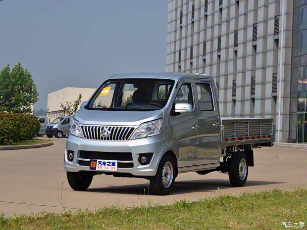长安轻型车 长安星卡L1 2019款 1.5L货车标准型加宽双排DAM15R1 长安轻型车 长安星卡L1 2019款 1.5L货车标准型加宽双排DAM15R1