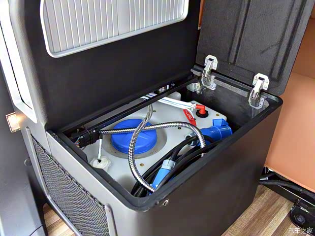 上汽大通 上汽大通MAXUS RG10 2019款 2.0TGI 升顶露营车阳光版 上汽大通 上汽大通MAXUS RG10 2019款 2.0TGI 升顶露营车阳光版