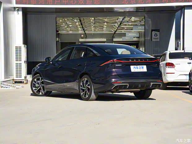 吉利汽车 银河L6 2023款 125km 星舰 吉利汽车 银河L6 2023款 125km 星舰