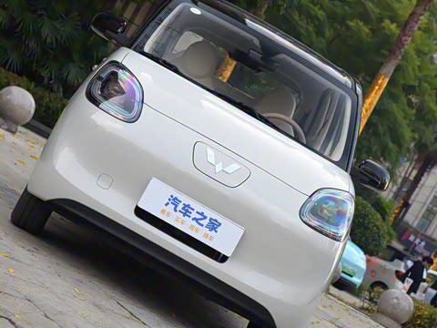 2025款 四门版 臻享+款 2025款 四门版 臻享+款