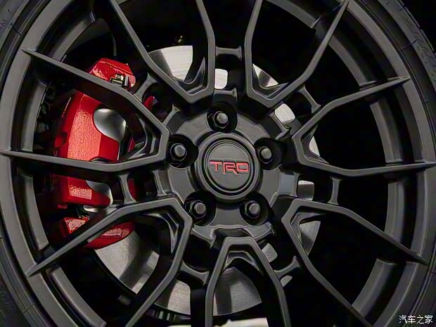 丰田(进口) 凯美瑞(海外) 2019款 TRD Sport