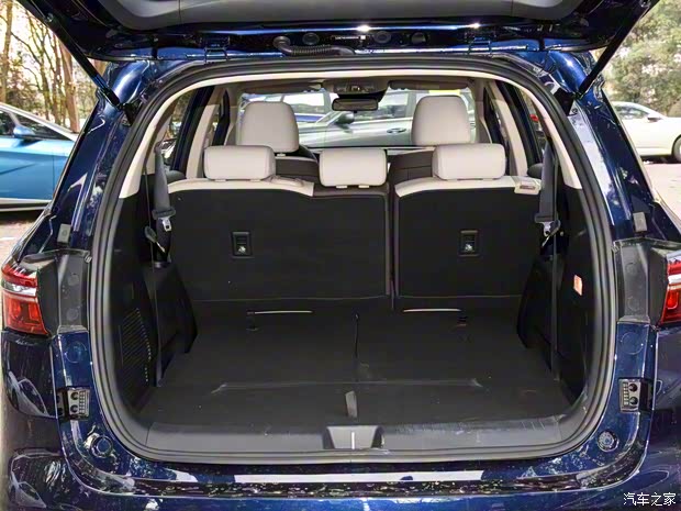 比亚迪 宋MAX新能源 2022款 DM-i 105KM 旗舰型