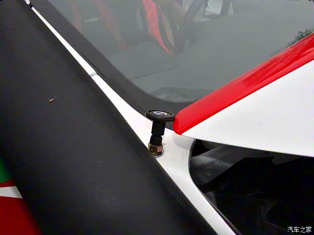 鄭州日產(chǎn) 納瓦拉 2017款 2.5L手動四驅(qū)旗艦版QR25