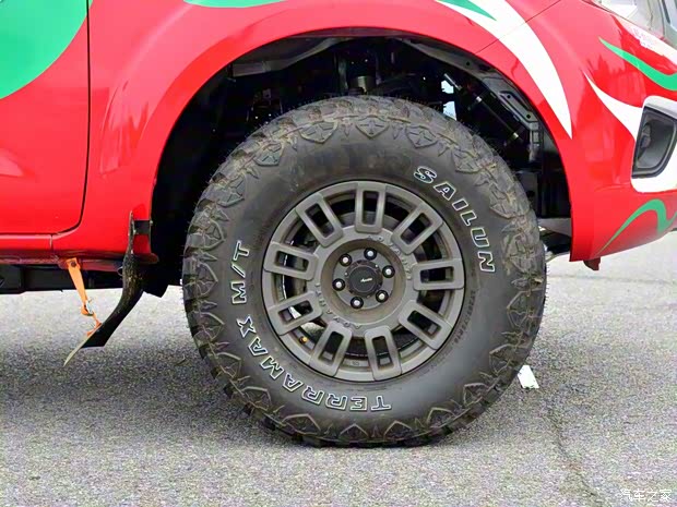 鄭州日產(chǎn) 納瓦拉 2017款 2.5L手動四驅(qū)旗艦版QR25