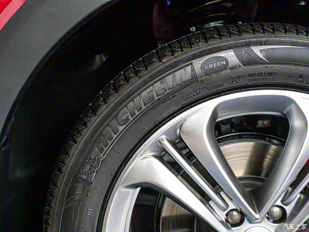 上汽集团 名爵HS 2018款 30T 自动Trophy四驱超级运动互联网版