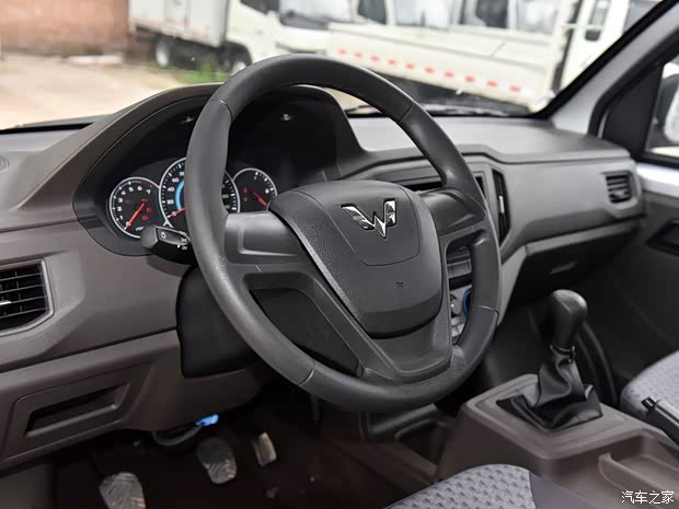 上汽通用五菱 五菱榮光新卡 2021款 1.5L汽車下鄉(xiāng)版LV0加長單排L3C