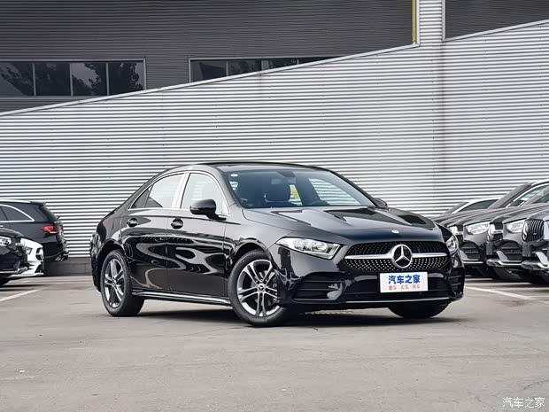 北京奔驰 奔驰A级 2020款 改款 A 180 L 运动轿车特殊配置 北京奔驰 奔驰A级 2020款 改款 A 180 L 运动轿车特殊配置