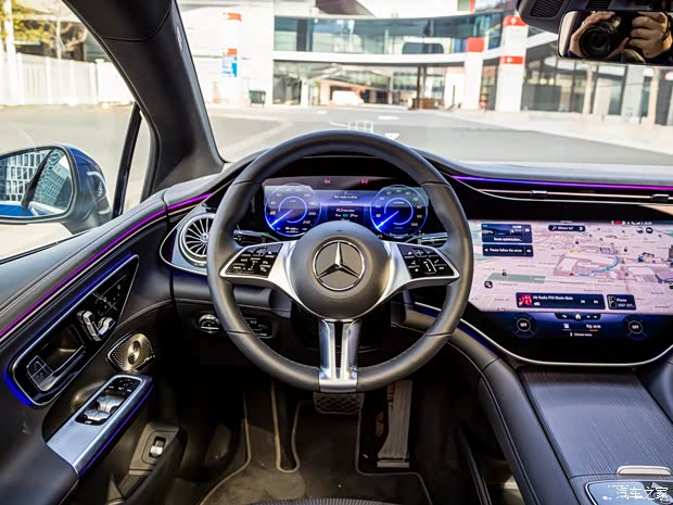 梅賽德斯-EQ 奔馳EQE(海外) 2022款 500 4MATIC AMG Line