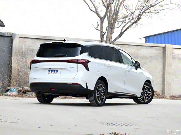 东风风行 风行·游艇 2022款 逐浪版