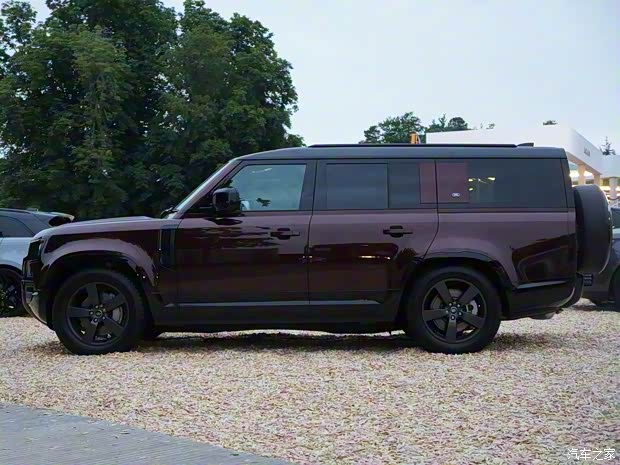 路虎(进口) 路虎卫士 2023款 130 First Edition 路虎(进口) 路虎卫士 2023款 130 First Edition