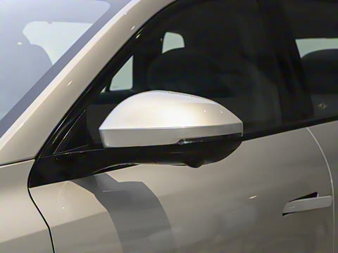 2025款 636Ultra纯电版 6座 2025款 636Ultra纯电版 6座