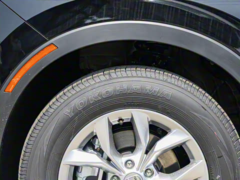 2024款 240TURBO 两驱锋尚版 5座 2024款 240TURBO 两驱锋尚版 5座