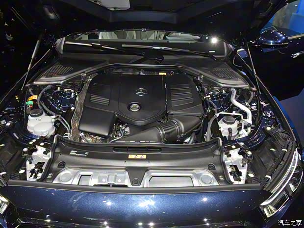 北京奔驰 奔驰E级新能源 2024款 E 350 e L 插电式混合动力轿车 北京奔驰 奔驰E级新能源 2024款 E 350 e L 插电式混合动力轿车