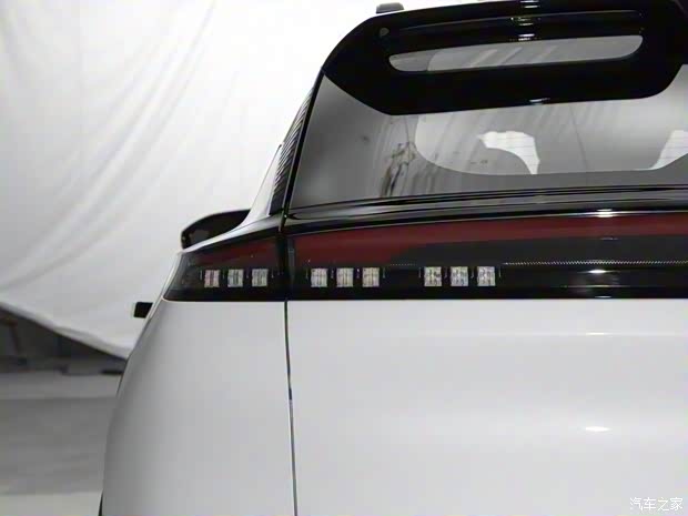 东风乘用车 风神L7新能源 2024款 205 Plus 东风乘用车 风神L7新能源 2024款 205 Plus