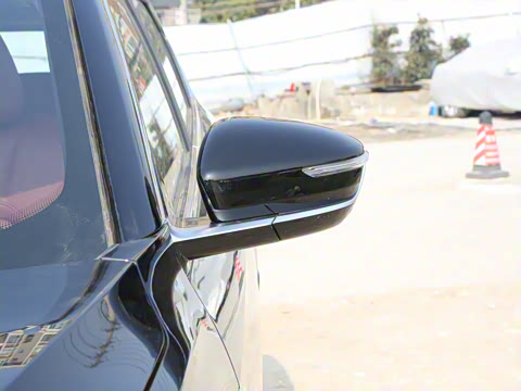 2025款 冠军版 1.5T DCT冠军MAX 7座 2025款 冠军版 1.5T DCT冠军MAX 7座