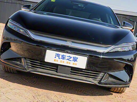 2025款 EV 智驾版 605KM尊荣型 2025款 EV 智驾版 605KM尊荣型