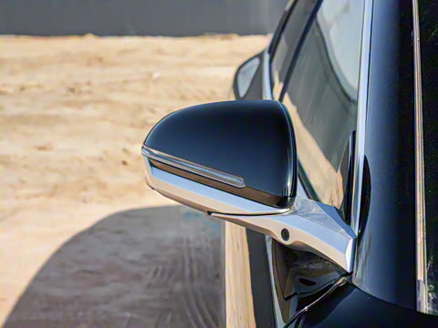 2025款 EV 智驾版 605KM尊荣型 2025款 EV 智驾版 605KM尊荣型