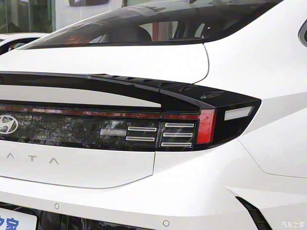 北京現(xiàn)代 索納塔 2024款 1.5T 低配版