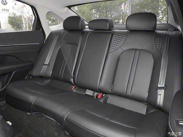 北京現(xiàn)代 索納塔 2024款 1.5T 低配版