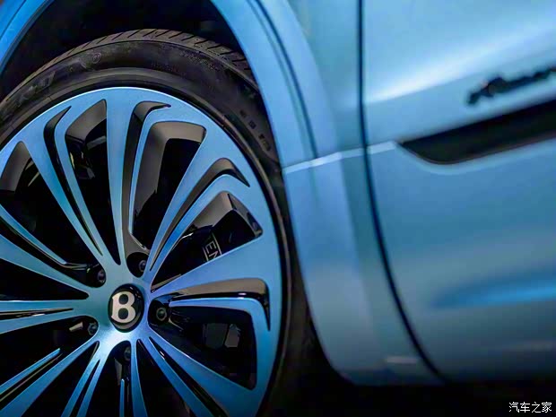賓利 添越 2024款 4.0T V8 長(zhǎng)軸距MULLINER版