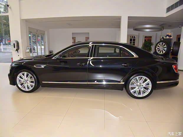 賓利 飛馳 2024款 4.0T V8 標(biāo)準(zhǔn)版