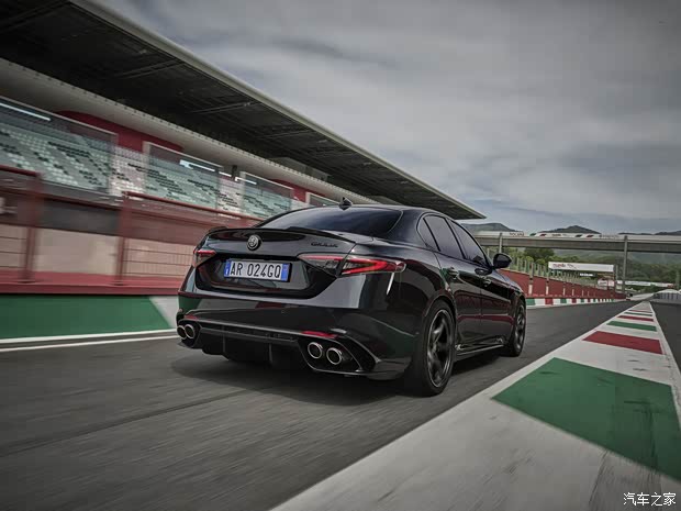 阿尔法·罗密欧 Giulia朱丽叶 2024款 Quadrifoglio Super Sport