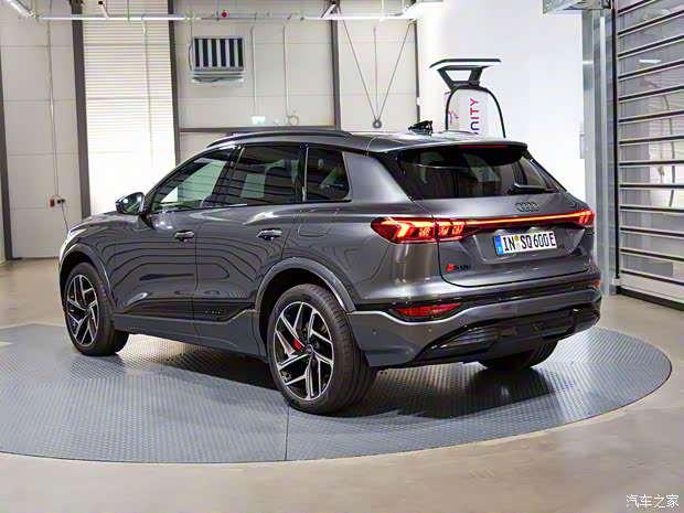 奥迪(进口) 奥迪SQ6 e-tron 2024款 基本型 奥迪(进口) 奥迪SQ6 e-tron 2024款 基本型