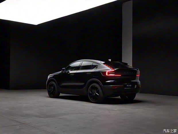 沃尔沃(进口) 沃尔沃C40(进口) 2024款 Black Edition 沃尔沃(进口) 沃尔沃C40(进口) 2024款 Black Edition