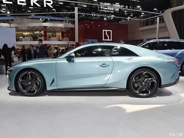 賓利 賓利Mulliner Batur 2023款 基本型