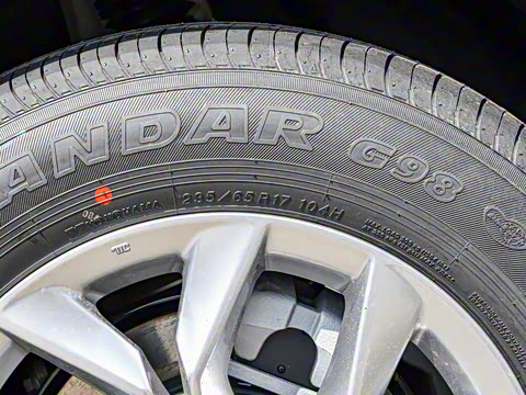 2024款 240TURBO 两驱锋尚版 5座 2024款 240TURBO 两驱锋尚版 5座