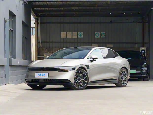 极氪 极氪007 2024款 四驱智驾版 75kWh 极氪 极氪007 2024款 四驱智驾版 75kWh
