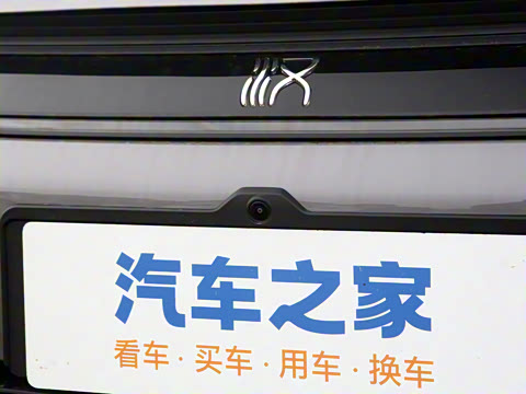 2025款 EV 智驾版 701KM尊荣型 2025款 EV 智驾版 701KM尊荣型