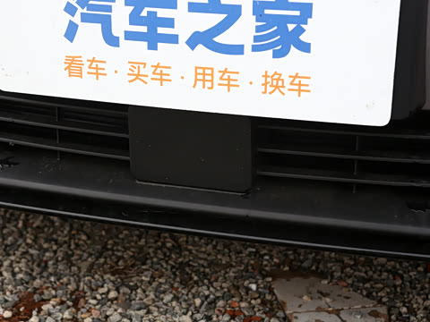 2025款 EV 智驾版 701KM尊荣型 2025款 EV 智驾版 701KM尊荣型