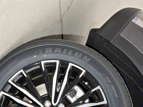 2025款 冠军版 1.5T 手动冠军 7座 2025款 冠军版 1.5T 手动冠军 7座