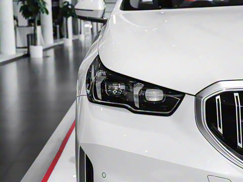 2025款 530Li 领先型 豪华套装 2025款 530Li 领先型 豪华套装