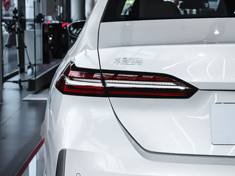 2025款 530Li 领先型 豪华套装 2025款 530Li 领先型 豪华套装