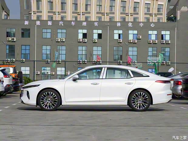 一汽奔騰 奔騰B70 2024款 龍騰版 1.5T 領躍型