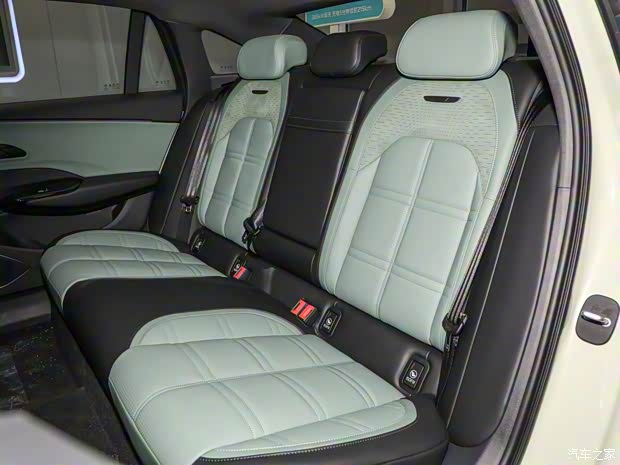 一汽红旗 红旗EH7 2024款 820 Pro 一汽红旗 红旗EH7 2024款 820 Pro