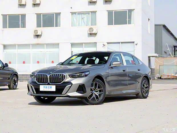 華晨寶馬 寶馬i5 2024款 eDrive 35L M運(yùn)動套裝