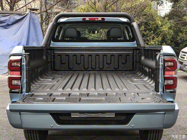 長(zhǎng)城汽車(chē) 金剛炮 2024款 2.0T自動(dòng)8AT柴油四驅(qū)精英型平箱