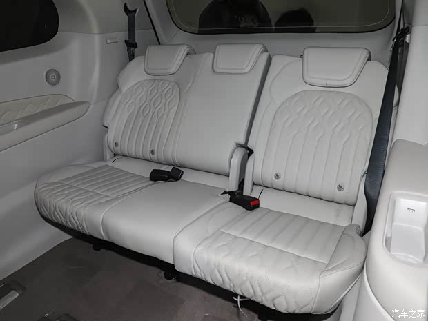 东风风行 星海V9 2024款 1.5TD 200km 青云梯系列 尊贵型 东风风行 星海V9 2024款 1.5TD 200km 青云梯系列 尊贵型