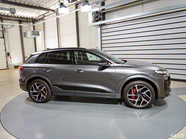 奥迪(进口) 奥迪SQ6 e-tron 2024款 基本型 奥迪(进口) 奥迪SQ6 e-tron 2024款 基本型