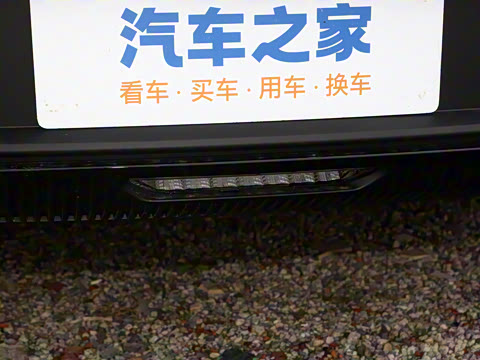 2025款 EV 智驾版 701KM尊荣型 2025款 EV 智驾版 701KM尊荣型