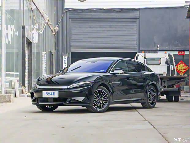 比亚迪 汉 2024款 EV 荣耀版 506KM前驱尊贵型 比亚迪 汉 2024款 EV 荣耀版 506KM前驱尊贵型