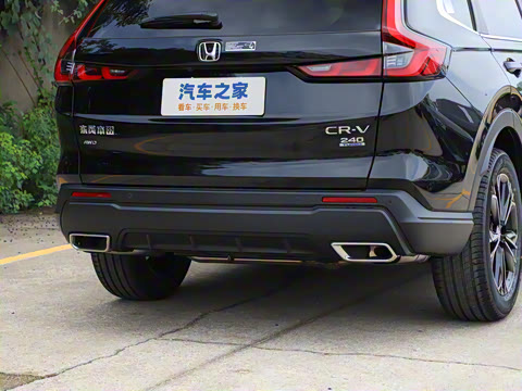 2024款 240TURBO 四驱尊耀版 5座 2024款 240TURBO 四驱尊耀版 5座