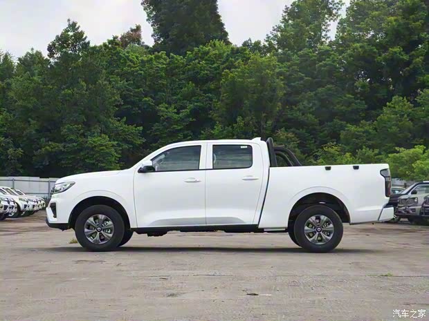 长城汽车 炮 2024款 2.4T商用版自动柴油四驱精英型 长城汽车 炮 2024款 2.4T商用版自动柴油四驱精英型