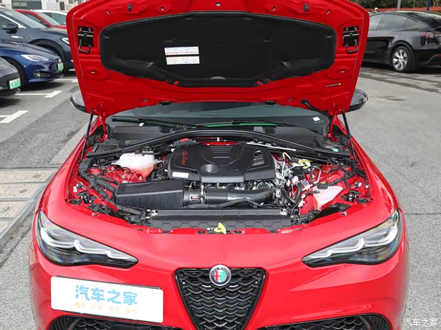 阿爾法·羅密歐 Giulia朱麗葉 2024款 2.0T 280HP Tributo Italiano 致敬傳奇版