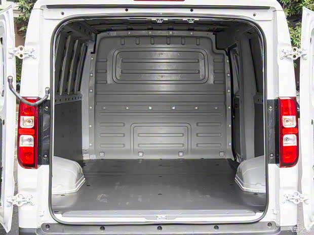 上汽通用五菱 五菱揚(yáng)光EV 2024款 高配版 上汽通用五菱 五菱揚(yáng)光EV 2024款 高配版